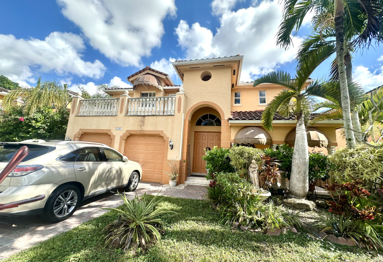 Well Maintained Single-Family w/ Pool and 2-Car Garage!